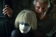 Blade Runner, Rutger Hauer e Daryl Hannah in una scena del film