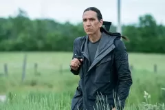 Firestarter, Michael Greyeyes in una sequenza del film