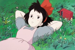 Kiki - Consegne a domicilio, Kiki si rilassa con Jiji in una scena del film