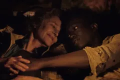 Last Words, Kalipha Touray e Charlotte Rampling in una scena del film