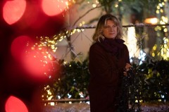 Natale a tutti i costi, Angela Finocchiaro in una sequenza del film