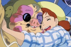 Porco Rosso, un abbraccio tra il protagonista e Flo nel film di Hayao Miyazaki
