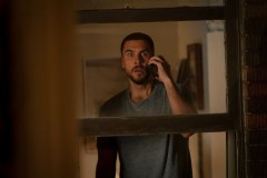 Scream VI, Josh Segarra in una scena del film