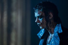 The Crow - Il corvo, Bill Skarsgård in una sequenza del film