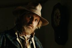 The Dead Don't Hurt, Viggo Mortensen in una sequenza del film