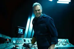 The Flash, Michael Keaton è Bruce Wayne in una sequenza del film