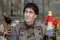 Una famiglia mostruosa (2021) - V. De Biasi - Recensione | Asbury Movies