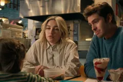 We Live in Time, Florence Pugh e Andrew Garfield in una sequenza del film