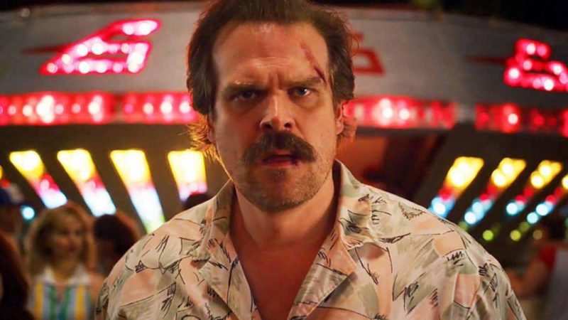 STRANGER THINGS 4, DAVID HARBOUR: “CI SARÀ UNA GRANDE RIVELAZIONE SU HOPPER”