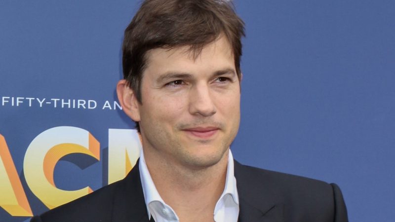 YOUR PLACE OR MINE: ASHTON KUTCHER ACCANTO A REESE WITHERSPOON NELLA NUOVA COMMEDIA NETFLIX