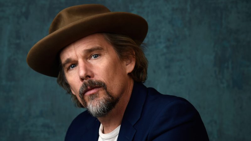 LEAVE THE WORLD BEHIND: ETHAN HAWKE SI UNISCE A JULIA ROBERTS NEL NUOVO FILM NETFLIX