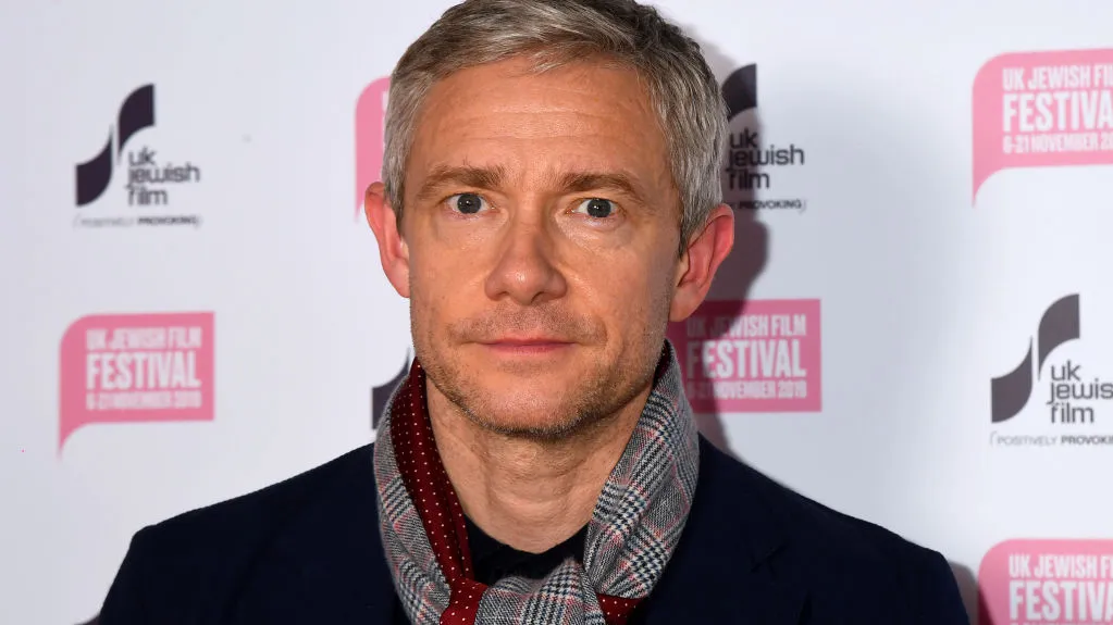 THE SWEETNESS AT THE BOTTOM OF THE PIE: UNA COMMEDIA MISTERY PER MARTIN FREEMAN