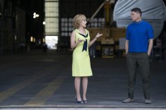 Fly Me to the Moon - Le due facce della Luna, Scarlett Johansson e Channing Tatum in una sequenza del film